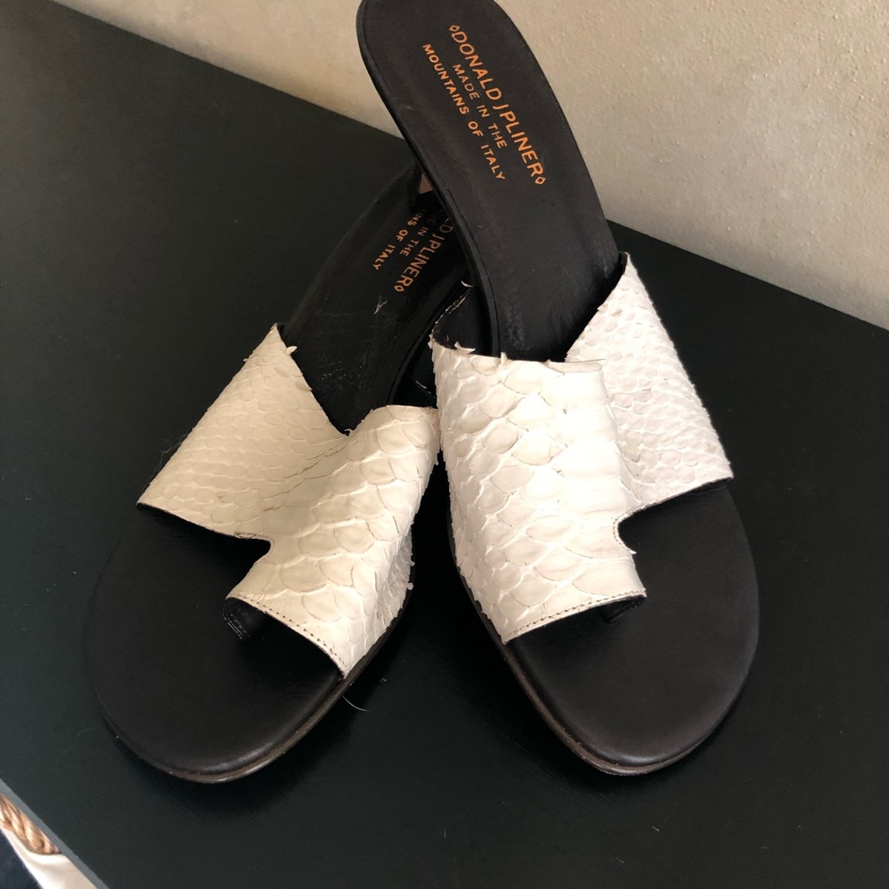 Donald J Pliner - Python Skin Toe Loop Sandal - Size 8